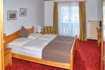 Italia Privát Falzes, Esterno